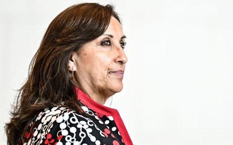 Peru: irmão e advogado da presidente Dina Boluarte são presos por tráfico de influência