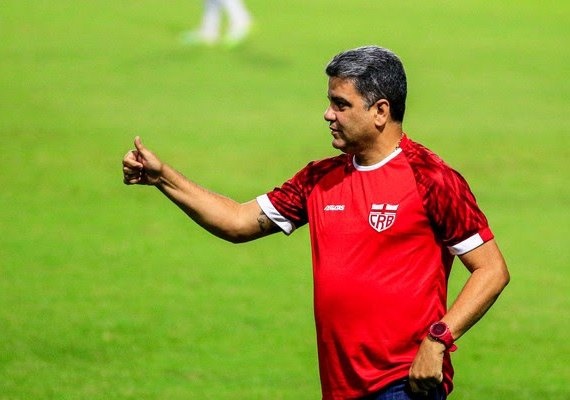 Após derrota para o Criciúma, Marcelo Cabo deixa comando do CRB