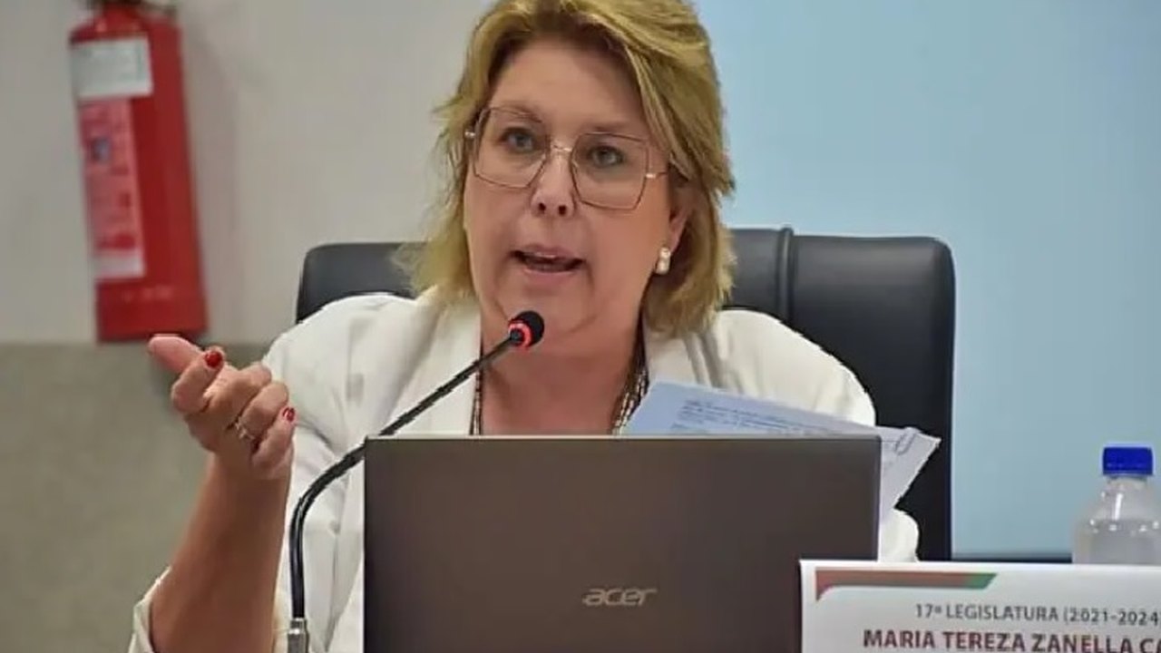 Vereadora perde mandato por denunciar suposta apologia ao nazismo em SC