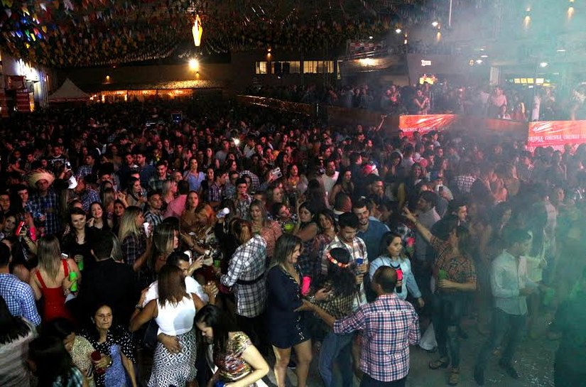 Sucesso nos 10 anos de Arraiá dos Pocas