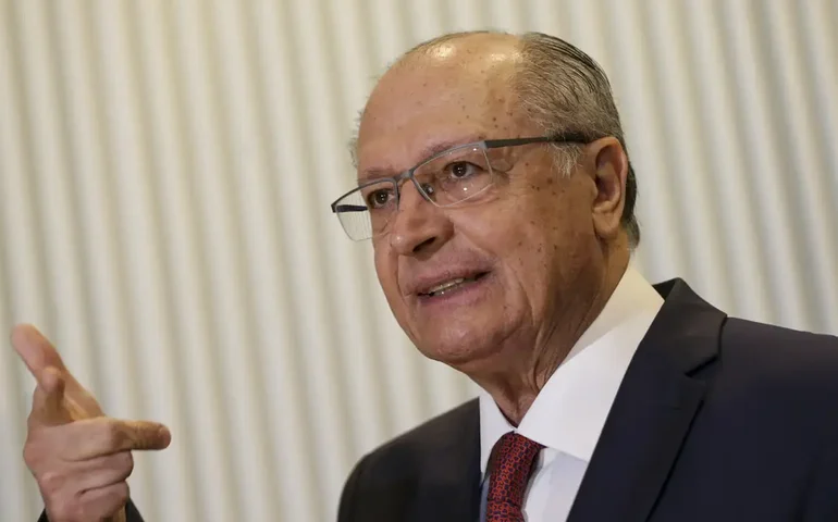 Alckmin: Suspensão da sobretaxa de 40% pode ocorrer após eventual conversa entre Lula e Trump
