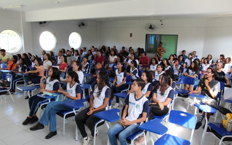 Academia Coruripense Estudantil de Letras realiza oficina literária