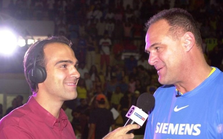 Tadeu Schmidt recebe apoio após despedida do irmão Oscar nas redes sociais