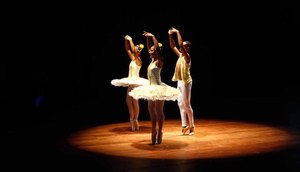 Alunos apresentam espetáculo de dança no Teatro Tobias Barreto em Aracaju