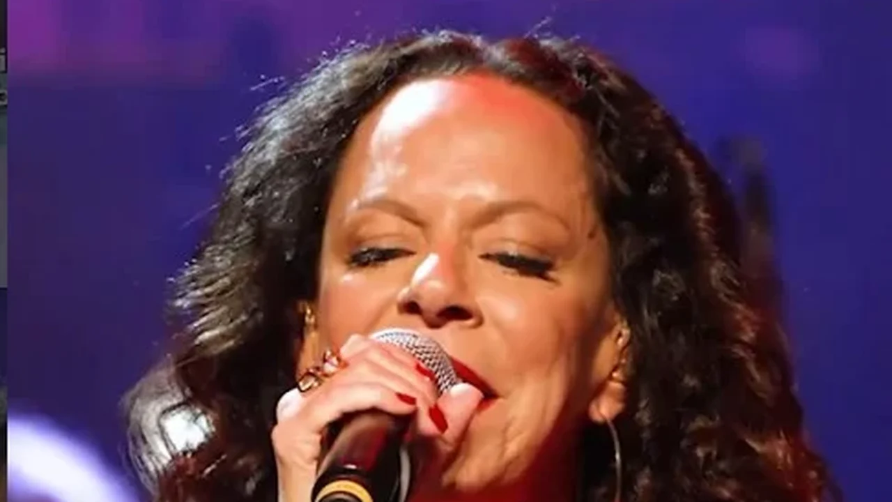 Bebel Gilberto revela desejo de parceria musical com Shakira