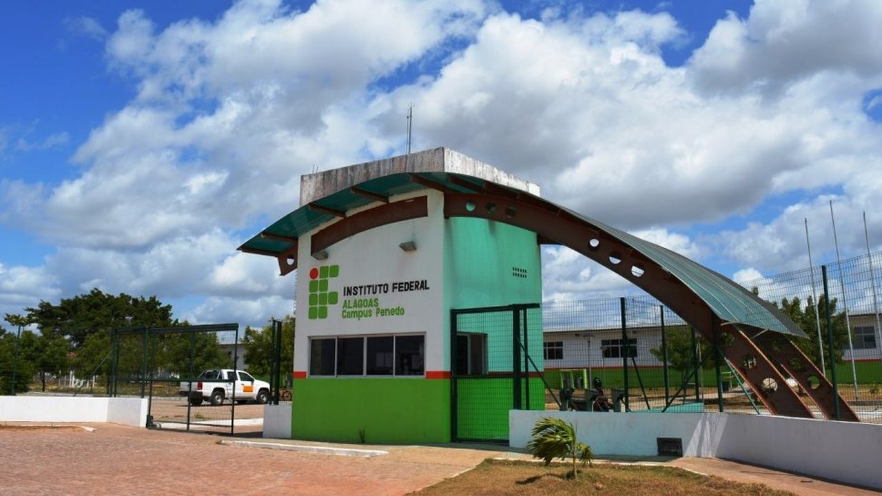 Prefeitura de Penedo leva serviços para estudantes do Ifal