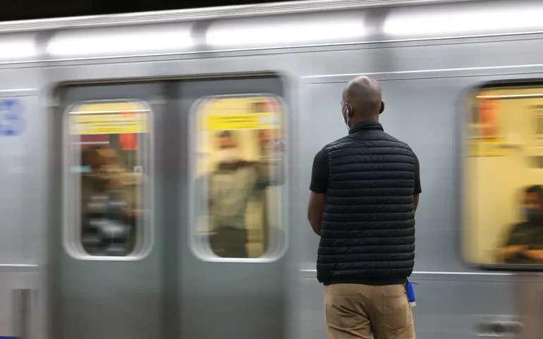 Linha 4-Amarela do metrô funcionará normalmente no fim de semana