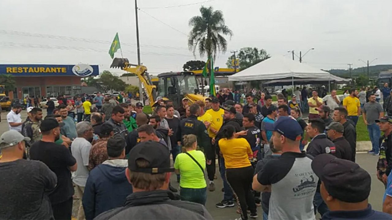 PRF pode atuar em protesto de caminhoneiros ‘sem demandar autorização’, diz AGU