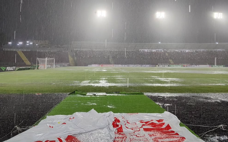 Jogo entre Noroeste e Botafogo-SP é adiado após temporal e continua nesta sexta-feira