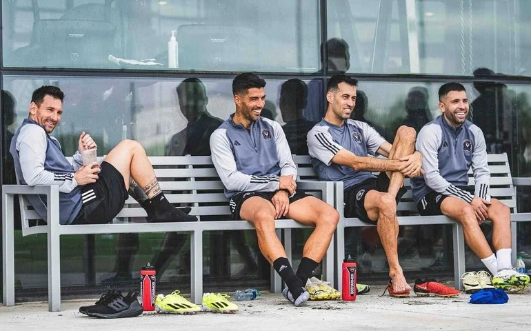 Suárez reencontra Messi e faz primeiro treino pelo Inter de Miami:'Vamos sonhar grande'