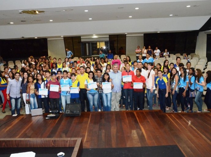 Prefeito de São Miguel empossa os presidentes de grêmios estudantis