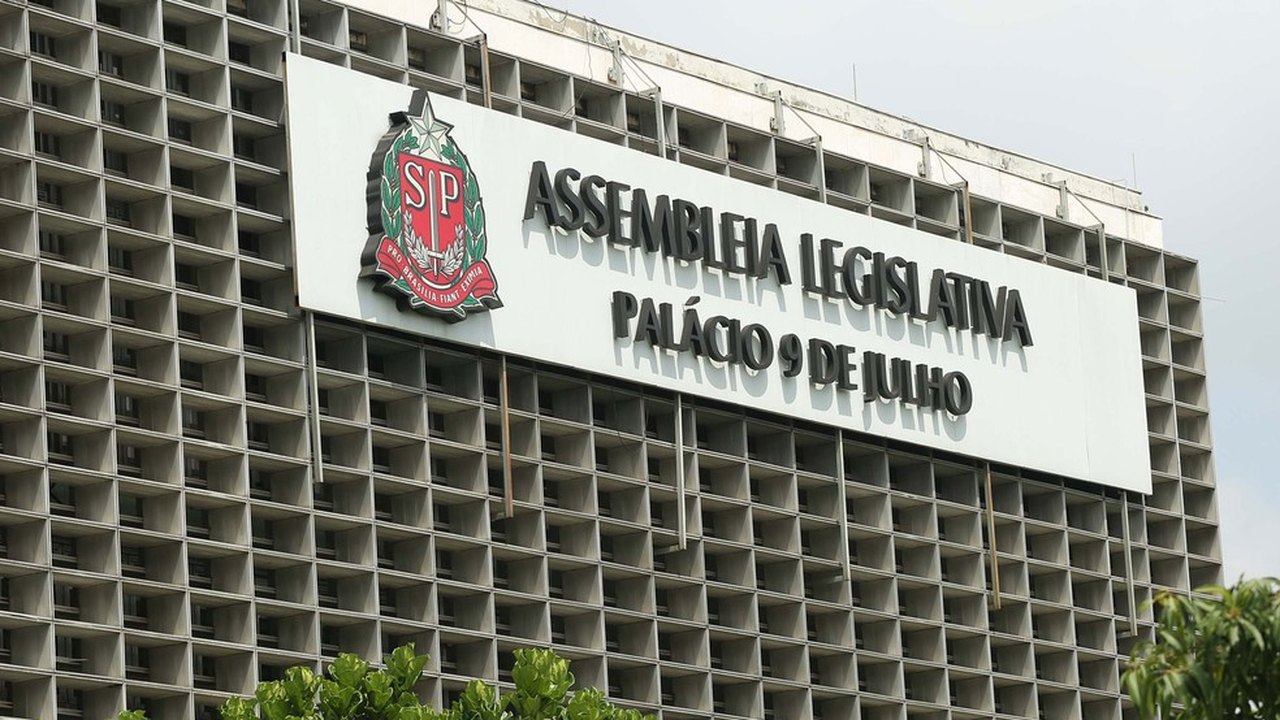 Alesp aprova aumento de 37% para salários de deputados estaduais