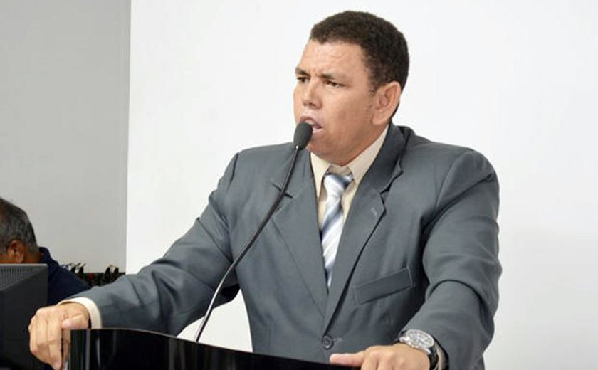 Vereador renuncia mandato em Delmiro Gouveia