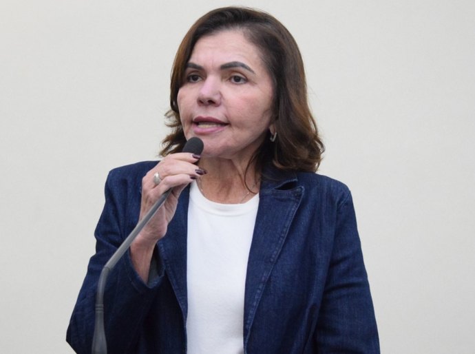 Ângela Garrote pede atuação do Ministério Público para apurar denúncias em Estrela de Alagoas
