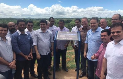 Prefeito, Governador e Senador inauguram rodovia que liga Olho D'Água Grande