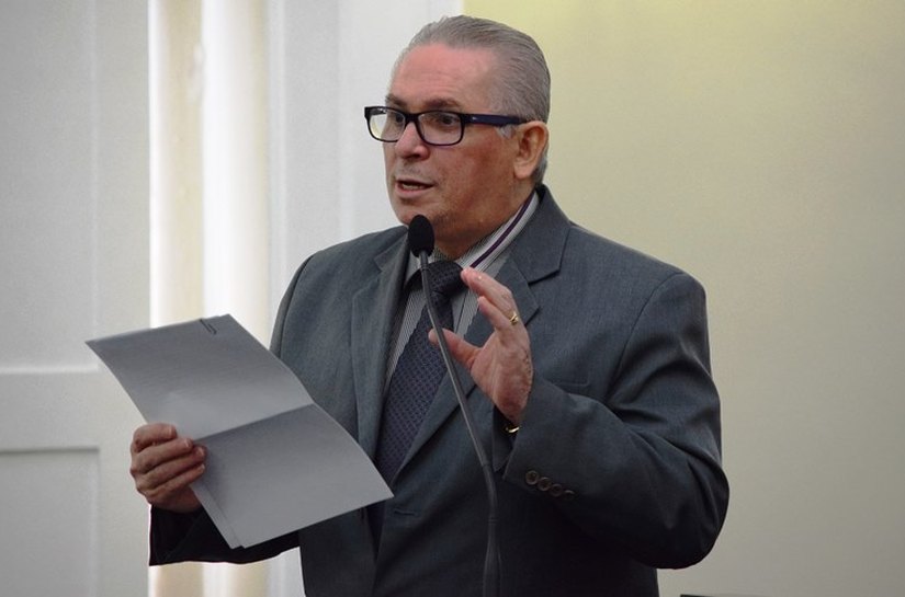 Pastor João Luiz denuncia abandono de obra de posto de saúde no Tabuleiro