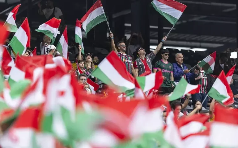 Música de cantora italiana vira hit no Mundial de Clubes