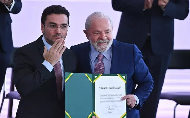 Celso Sabino anuncia demissão do Ministério do Turismo