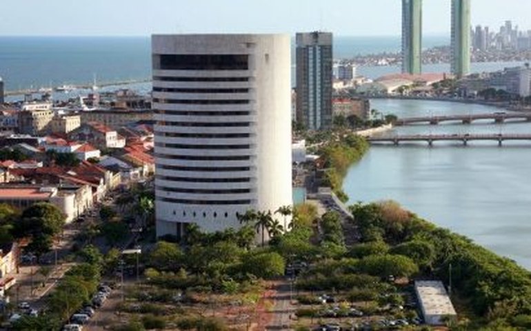 Lei cria novos cargos e funções no Tribunal Regional Federal do Recife