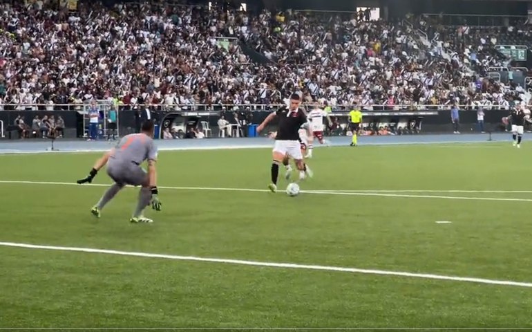 Vasco se impõe no Engenhão, supera o Fluminense por 4 a 2 e respira na briga contra a queda