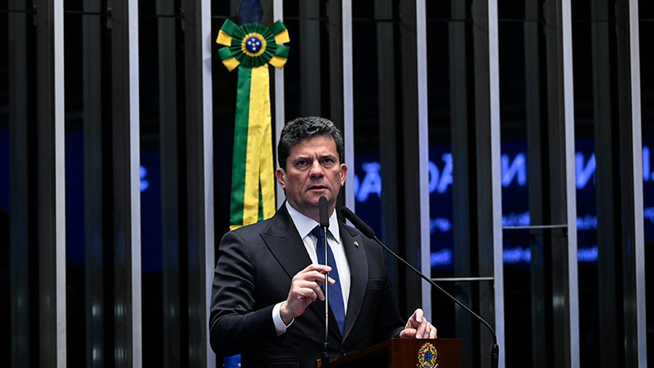 Juros altos agravam endividamento de famílias e empresas, diz Moro