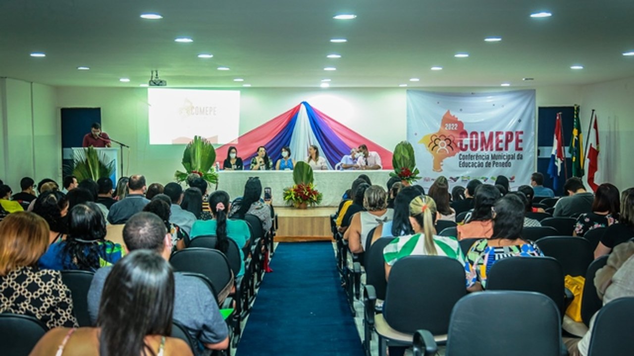 Conferência Municipal de Educação de Penedo reúne educadores na FRM