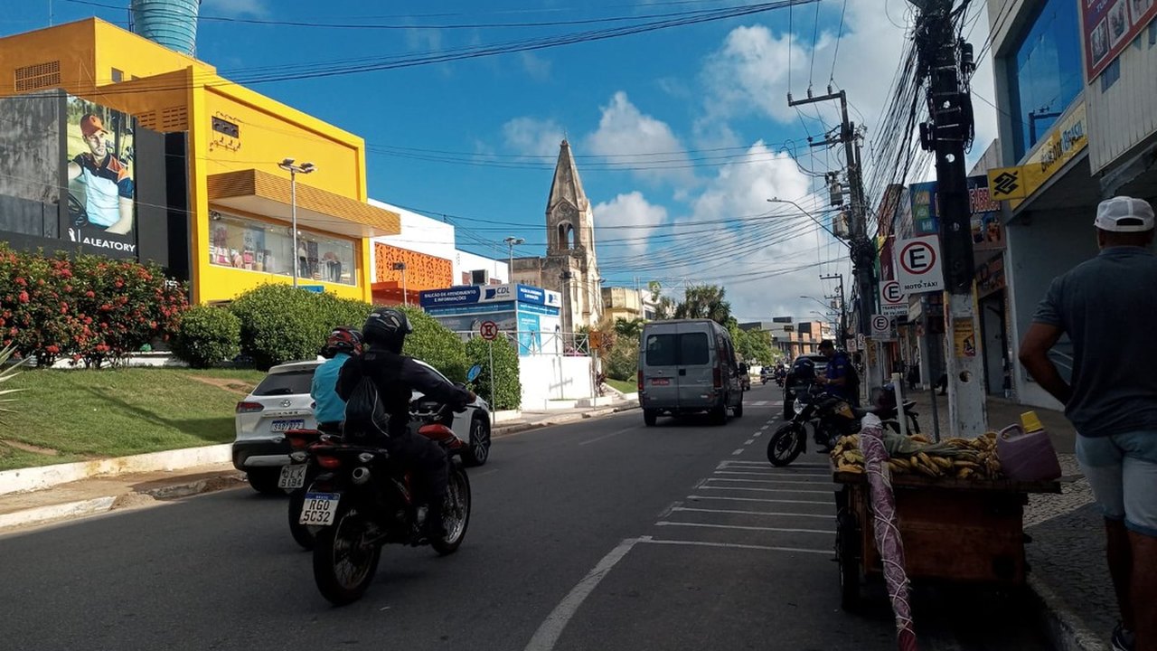 Depois de arrombar igreja, criminosos levam R$ 10 mil e equipamentos eletrônicos