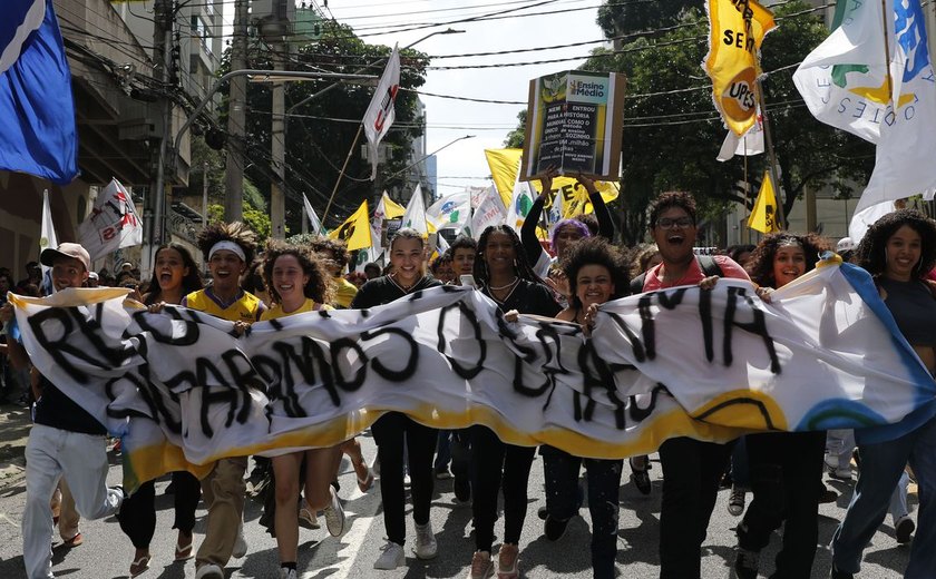 Educadores dizem que novo ensino médio amplia desigualdades
