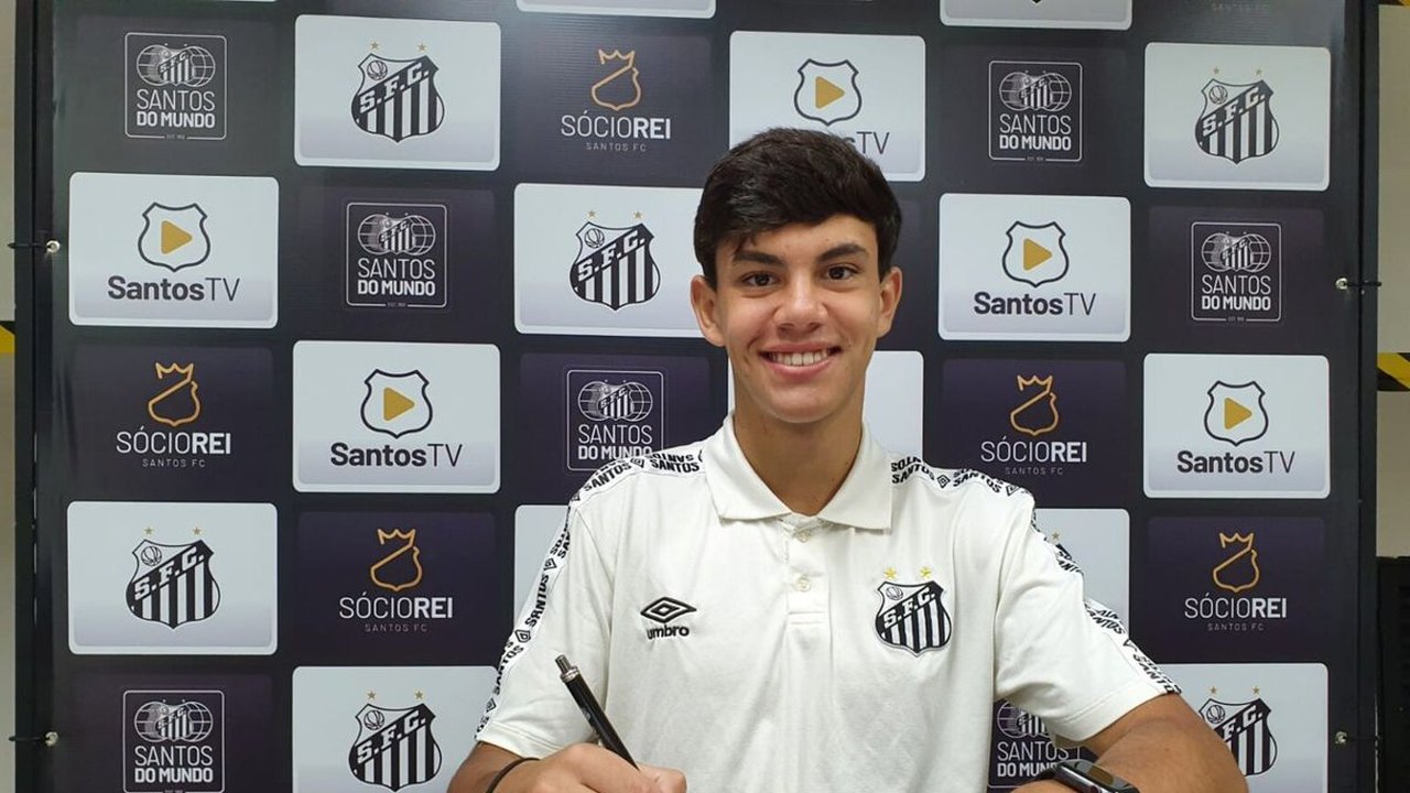 Lateral-direito da base, JP Chermont assina 1º contrato profissional com Santos