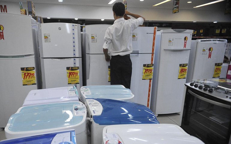 Indústria eletroeletrônica brasileira vai investir R$ 5 bi no país até 2027, anuncia Alckmin