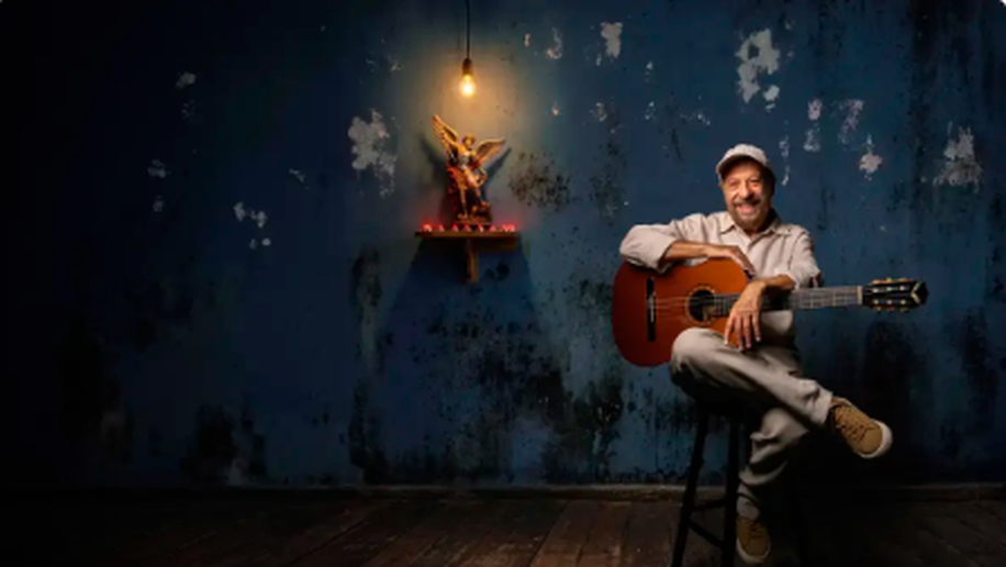 Cantor e compositor João Bosco completa 80 anos