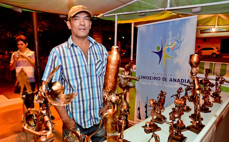 Artista plástico Jackson Lima representa Limoeiro de Anadia na 1ª Fenearte em Arapiraca