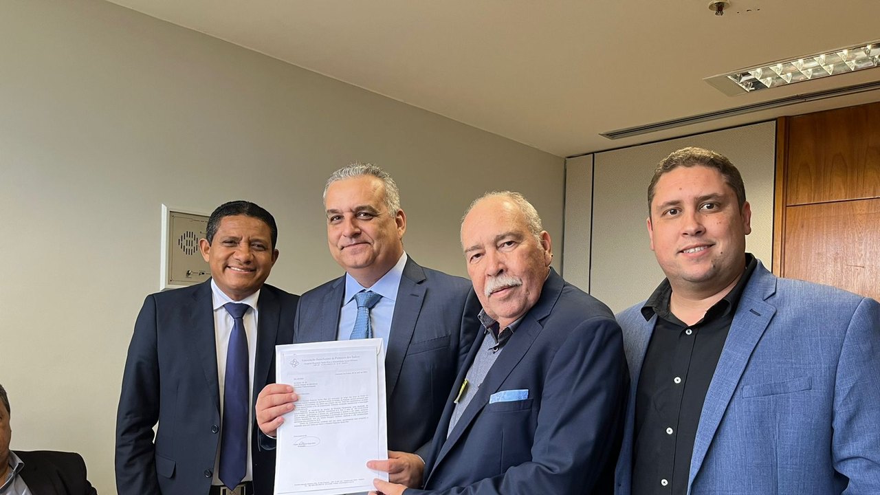 Provedor Pedro Gaia viaja à Brasília junto com Prefeito Júlio Cezar