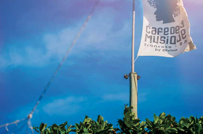 Cafe de La Musique: DJ's fechados e notícias do réveillon