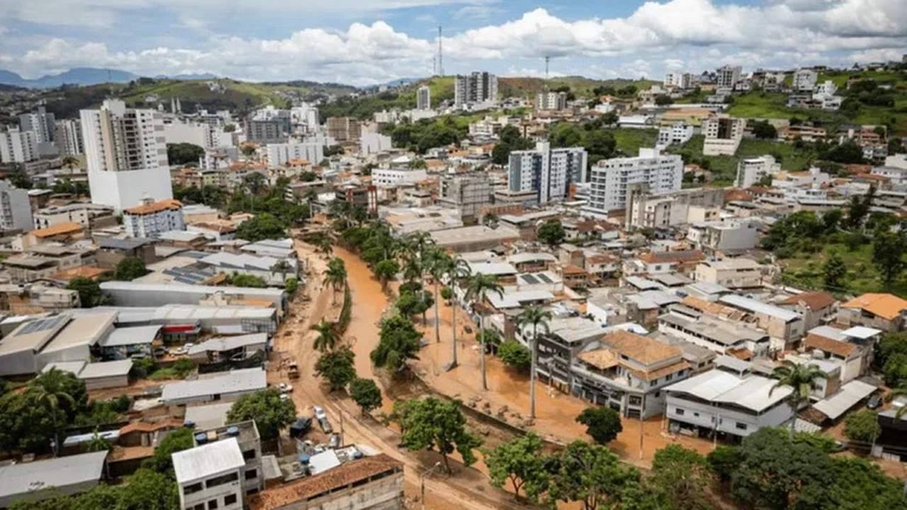 Em 30 dias, Governo do Brasil amplia apoio às famílias e lidera reconstrução na Zona da Mata mineira