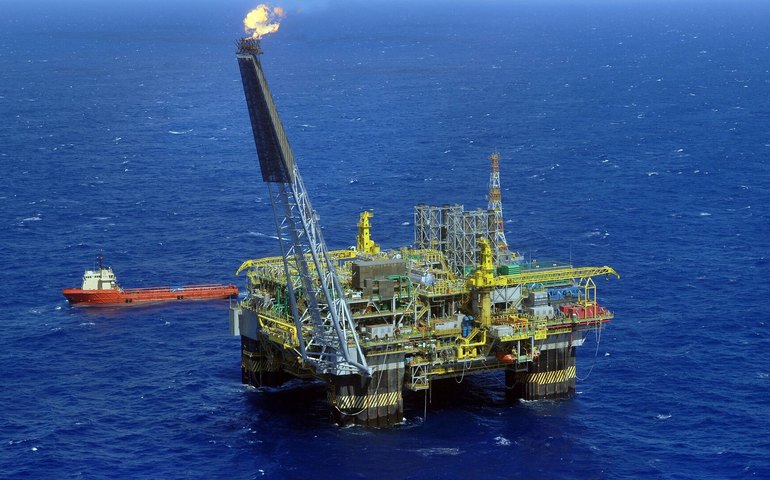 Na contramão mundial, FMI eleva projeção de crescimento do Brasil, apesar de conflito no Irã