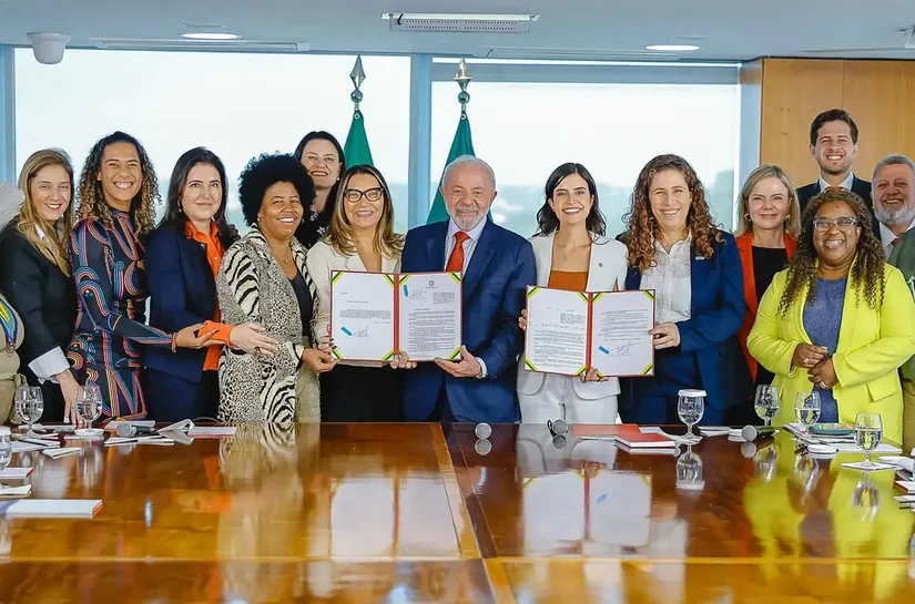 Lula sanciona cota de 30% para mulheres em conselhos de estatais