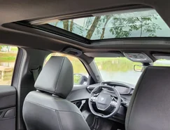 Peugeot aposta na tecnologia híbrida e amplia vendas da linha 2008 2026 - Sérgio Dias (4).jpeg 