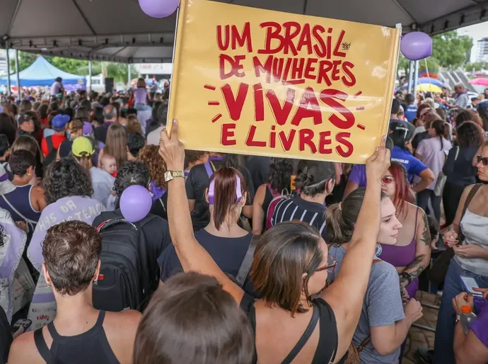 Autonomia financeira é prioridade para mulheres, aponta pesquisa