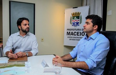 Prefeito Rui Palmeira e ministro anunciam construção de mais 1.776 moradias em Maceió