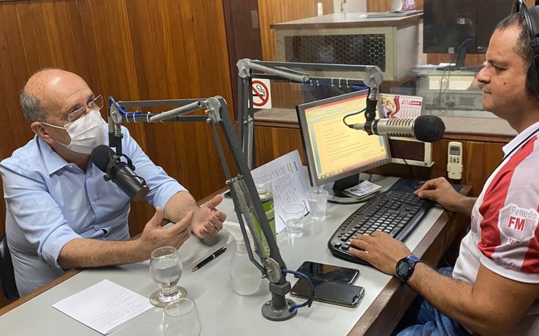 Prefeito Ronaldo Lopes esclarece a população sobre concessão de serviços do SAAE Penedo