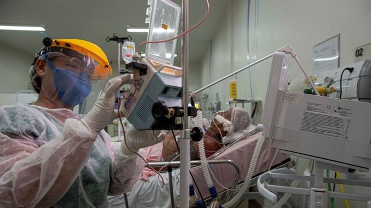 Três hospitais em compasso de espera