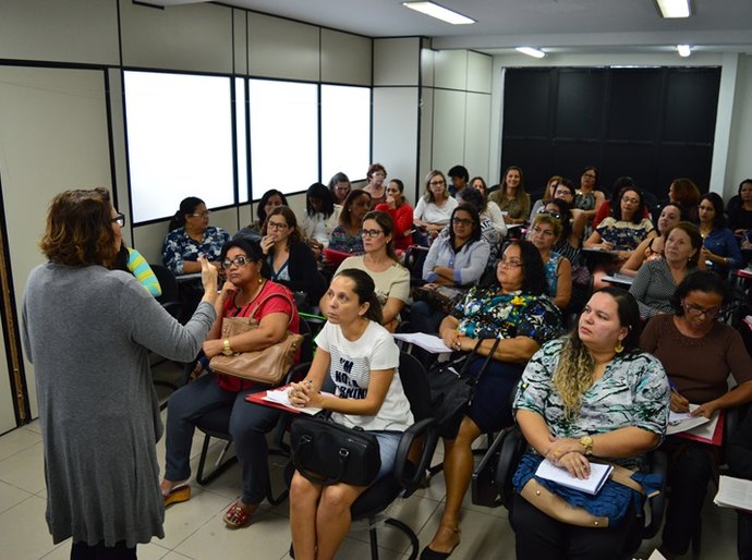 Diretores de escolas de Maceió discutem a aplicação do Mais Educação
