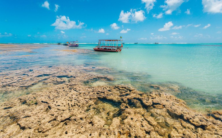 Praia do Patacho tem selo Bandeira Azul renovado pelo 5º ano seguido