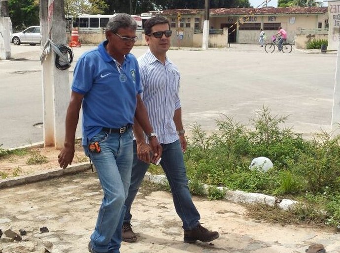 Secretário confere andamento das obras em praças de Maceió