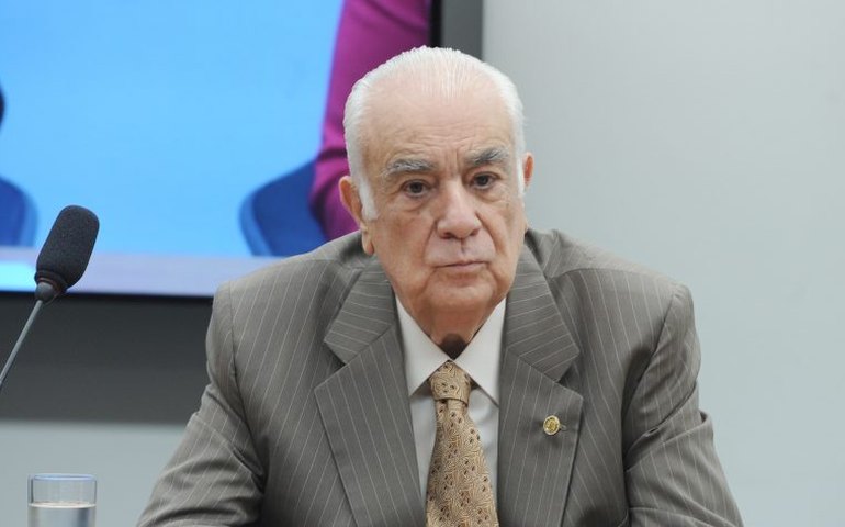 Relator mantém texto do Senado e governo articula votação do devedor contumaz nesta terça