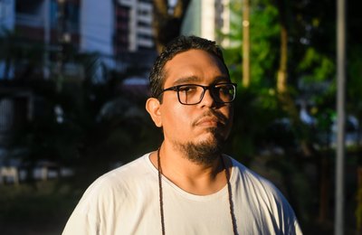 Richard Plácido lança o vertiginoso “Iberê a cavalo”, livro de contos em pré-venda