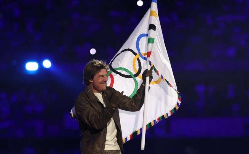 Tom Cruise registra momento antes de rapel na Olimpíada de Paris e dá pista sobre retorno de 'Missão impossível'