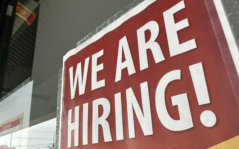 EUA criam 142 mil empregos em agosto, número abaixo da mediana projetada