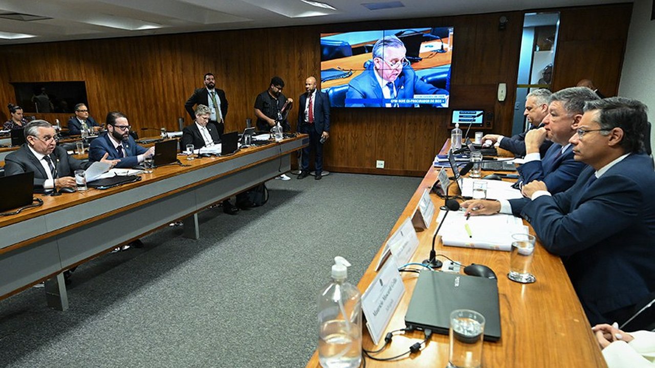 CPI do INSS ouve ex-diretor de Governança do instituto nesta segunda